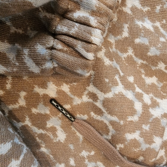 NWT Revolve BB Dakota Steve Madden Sittin' Kitty Hoodie in Camel. Linen blend. - Picture 11 of 14